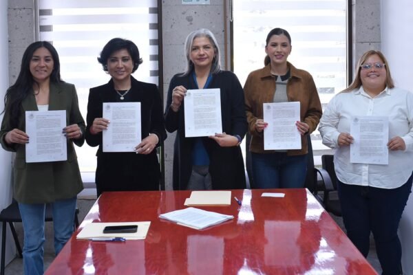 Elige comisión a Ángela Olazarán como ganadora del Premio a la Mujer 2025