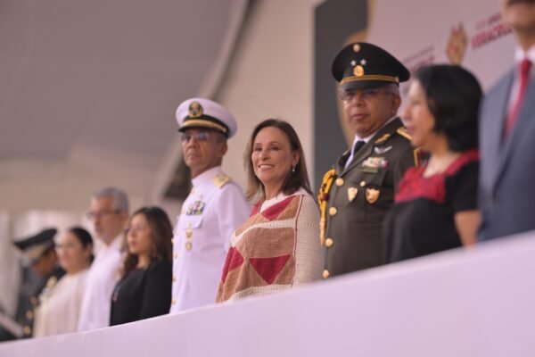 Gobernadora Rocío Nahle encabeza el Desfile Cívico Militar del 16 de Septiembre